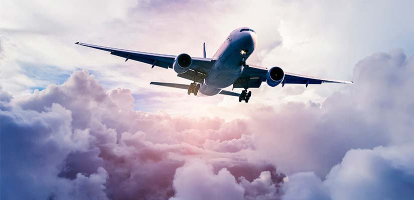 На какой высоте летит пассажирский самолет? Узнайте ответ в этой статье!